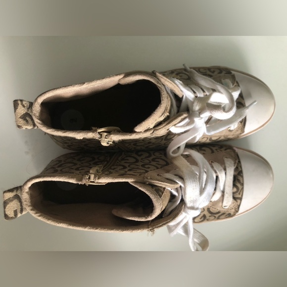 Guess high top sneakers - size 9 - Picture 5 of 5